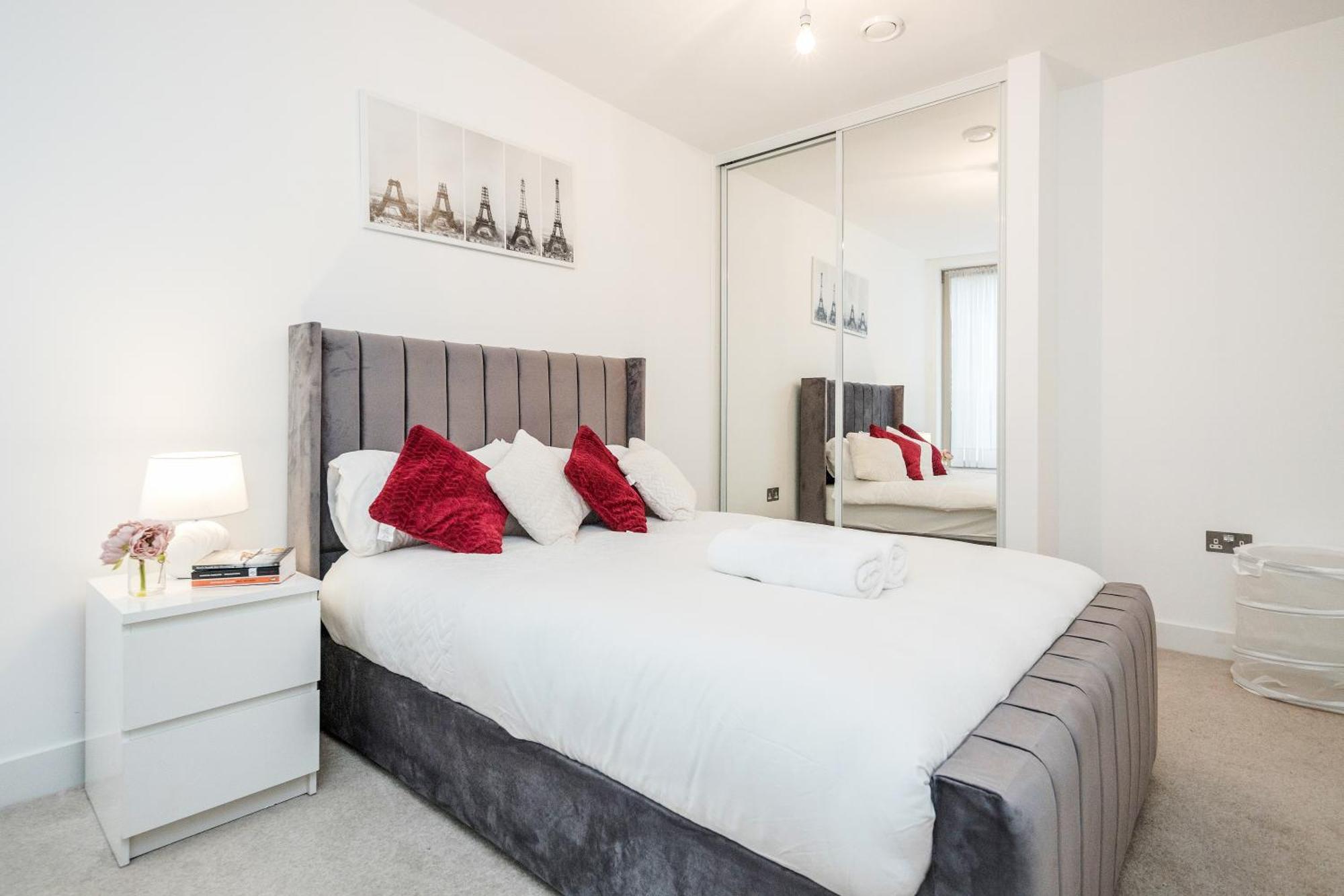 Deluxe Condo Beside 02 Arena And Central לונדון מראה חיצוני תמונה